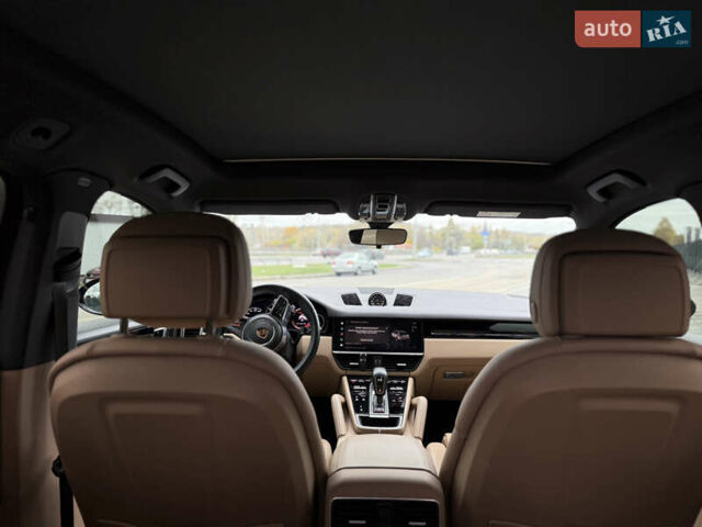 Порше Cayenne 2022 у Києві на Automoto.ua Чорний Порше Cayenne, об'ємом двигуна 3 л та пробігом 50 тис. км за 92000 $, фото 14 на Automoto.ua