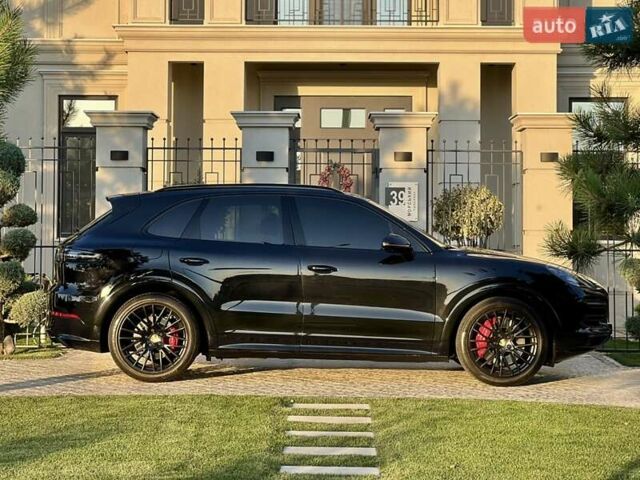 Чорний Порше Cayenne, об'ємом двигуна 4 л та пробігом 21 тис. км за 88000 $, фото 2 на Automoto.ua