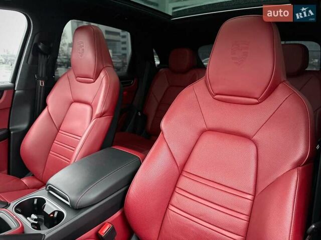 Черный Порше Каен, объемом двигателя 4 л и пробегом 57 тыс. км за 109900 $, фото 50 на Automoto.ua