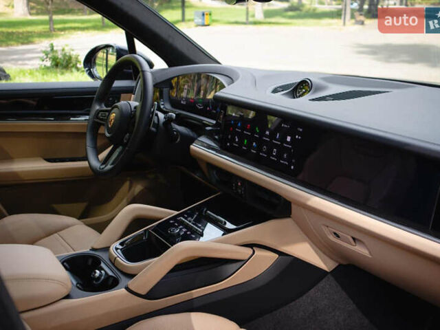 Чорний Порше Cayenne, об'ємом двигуна 4 л та пробігом 8 тис. км за 243800 $, фото 64 на Automoto.ua