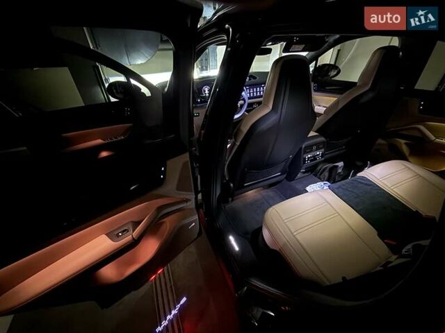 Черный Порше Каен, объемом двигателя 4 л и пробегом 7 тыс. км за 246414 $, фото 24 на Automoto.ua