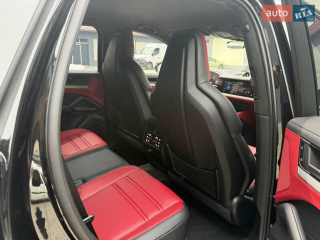Чорний Порше Cayenne, об'ємом двигуна 4 л та пробігом 20 тис. км за 144999 $, фото 8 на Automoto.ua