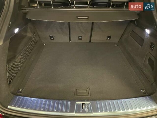 Чорний Порше Cayenne, об'ємом двигуна 3 л та пробігом 64 тис. км за 110388 $, фото 36 на Automoto.ua