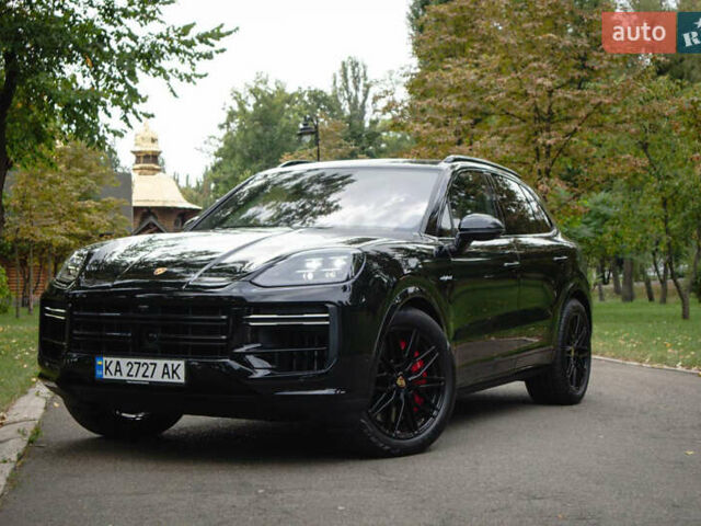 Чорний Порше Cayenne, об'ємом двигуна 4 л та пробігом 8 тис. км за 243800 $, фото 1 на Automoto.ua
