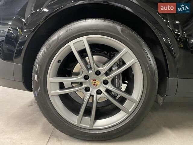 Чорний Порше Cayenne, об'ємом двигуна 3 л та пробігом 64 тис. км за 110388 $, фото 14 на Automoto.ua