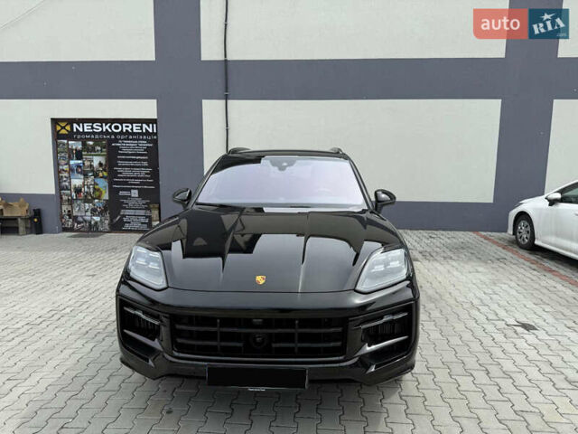 Чорний Порше Cayenne, об'ємом двигуна 4 л та пробігом 20 тис. км за 144999 $, фото 3 на Automoto.ua