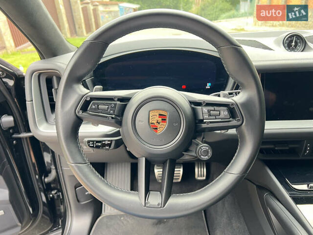 Чорний Порше Cayenne, об'ємом двигуна 3 л та пробігом 44 тис. км за 125000 $, фото 44 на Automoto.ua