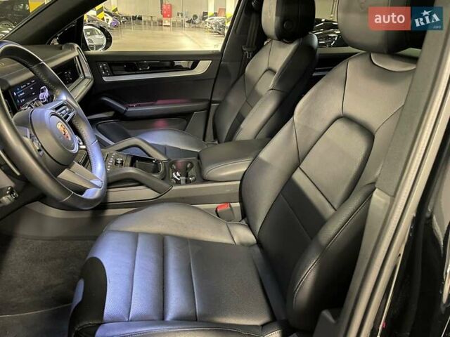 Чорний Порше Cayenne, об'ємом двигуна 3 л та пробігом 64 тис. км за 110388 $, фото 19 на Automoto.ua