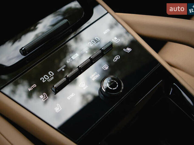 Чорний Порше Cayenne, об'ємом двигуна 4 л та пробігом 8 тис. км за 243800 $, фото 44 на Automoto.ua
