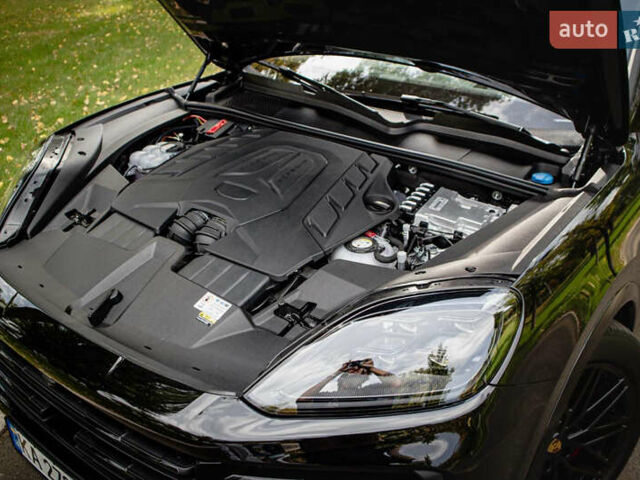 Чорний Порше Cayenne, об'ємом двигуна 4 л та пробігом 8 тис. км за 243800 $, фото 27 на Automoto.ua