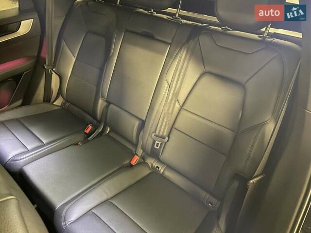 Чорний Порше Cayenne, об'ємом двигуна 3 л та пробігом 64 тис. км за 110388 $, фото 32 на Automoto.ua