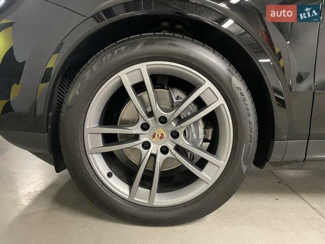 Чорний Порше Cayenne, об'ємом двигуна 3 л та пробігом 64 тис. км за 110388 $, фото 9 на Automoto.ua