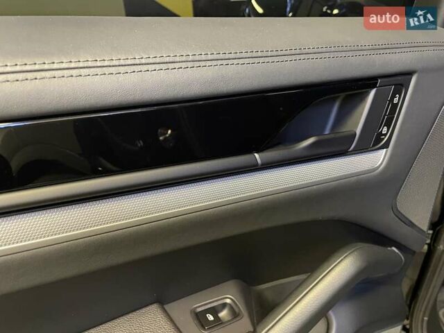 Чорний Порше Cayenne, об'ємом двигуна 3 л та пробігом 64 тис. км за 110388 $, фото 57 на Automoto.ua
