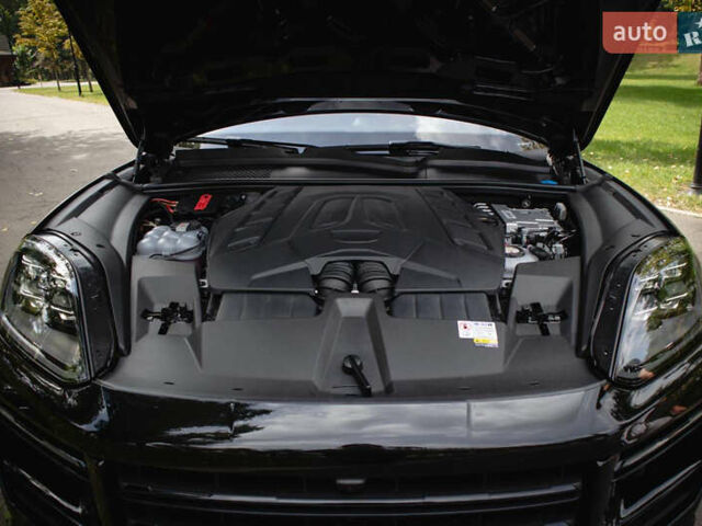 Чорний Порше Cayenne, об'ємом двигуна 4 л та пробігом 8 тис. км за 243800 $, фото 24 на Automoto.ua