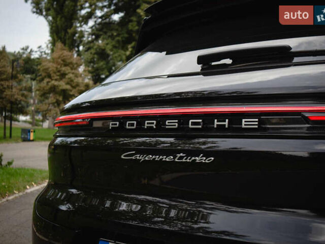Чорний Порше Cayenne, об'ємом двигуна 4 л та пробігом 8 тис. км за 243800 $, фото 13 на Automoto.ua