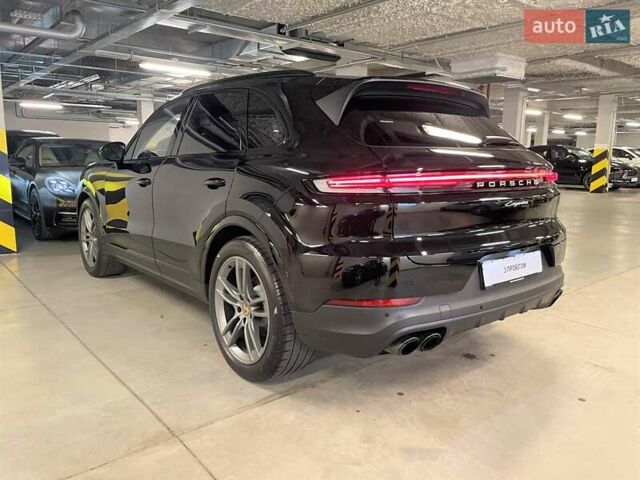 Чорний Порше Cayenne, об'ємом двигуна 3 л та пробігом 64 тис. км за 110388 $, фото 2 на Automoto.ua