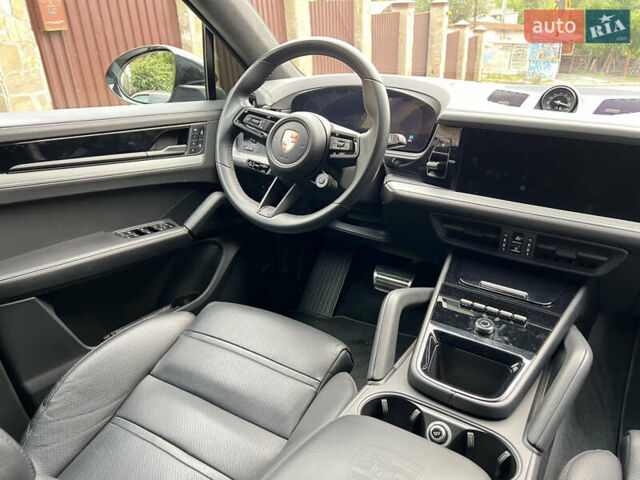 Чорний Порше Cayenne, об'ємом двигуна 3 л та пробігом 44 тис. км за 125000 $, фото 41 на Automoto.ua
