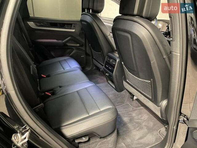 Чорний Порше Cayenne, об'ємом двигуна 3 л та пробігом 64 тис. км за 99446 $, фото 38 на Automoto.ua