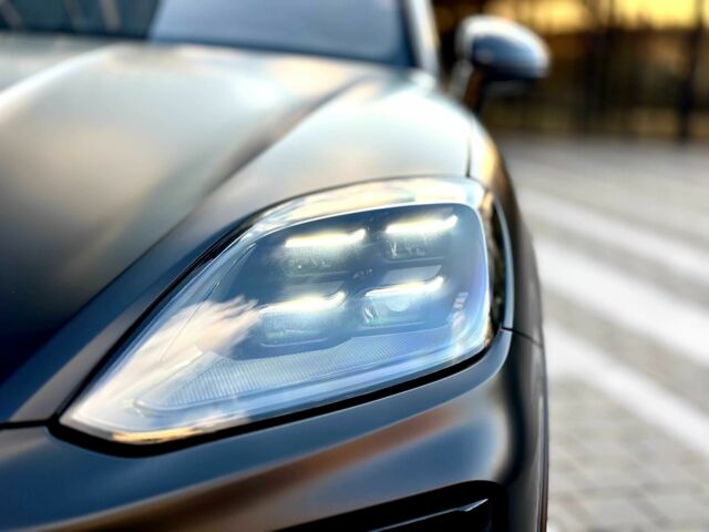 Чорний Порше Cayenne, об'ємом двигуна 4 л та пробігом 5 тис. км за 210000 $, фото 18 на Automoto.ua
