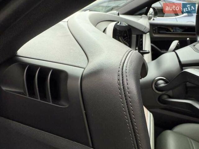 Чорний Порше Cayenne, об'ємом двигуна 3 л та пробігом 19 тис. км за 159555 $, фото 27 на Automoto.ua