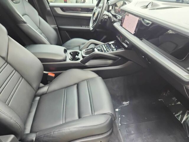 Чорний Порше Cayenne, об'ємом двигуна 4 л та пробігом 9 тис. км за 49000 $, фото 11 на Automoto.ua