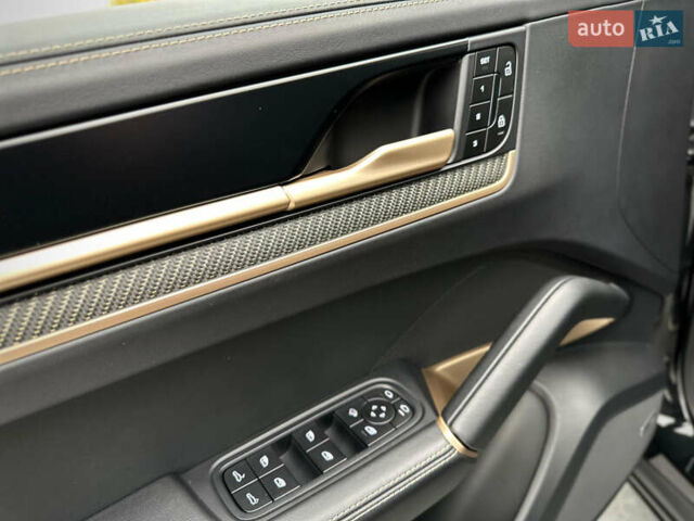 Черный Порше Каен, объемом двигателя 4 л и пробегом 18 тыс. км за 175000 $, фото 44 на Automoto.ua