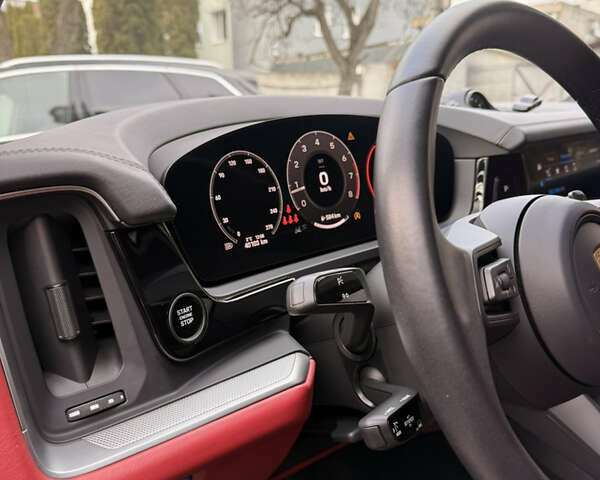 Чорний Порше Cayenne, об'ємом двигуна 3 л та пробігом 40 тис. км за 126000 $, фото 7 на Automoto.ua