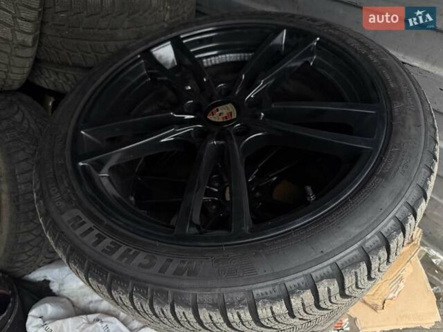 Чорний Порше Cayenne, об'ємом двигуна 3 л та пробігом 19 тис. км за 159555 $, фото 70 на Automoto.ua