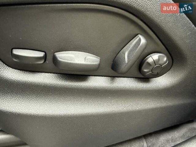 Чорний Порше Cayenne, об'ємом двигуна 3 л та пробігом 19 тис. км за 159555 $, фото 13 на Automoto.ua