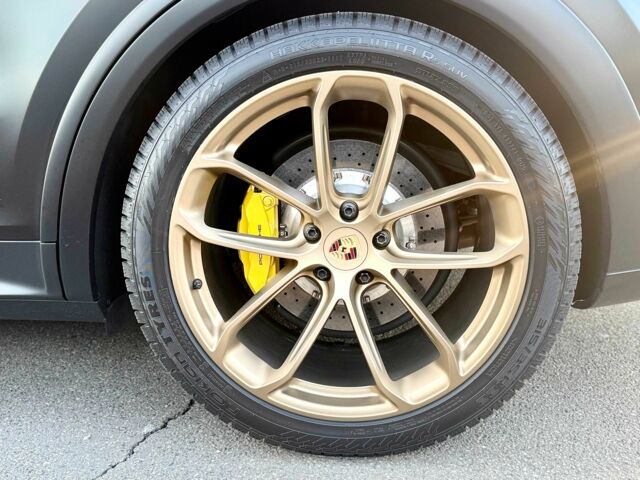 Чорний Порше Cayenne, об'ємом двигуна 4 л та пробігом 5 тис. км за 210000 $, фото 20 на Automoto.ua