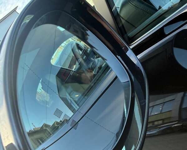 Чорний Порше Cayenne, об'ємом двигуна 3 л та пробігом 19 тис. км за 159555 $, фото 2 на Automoto.ua