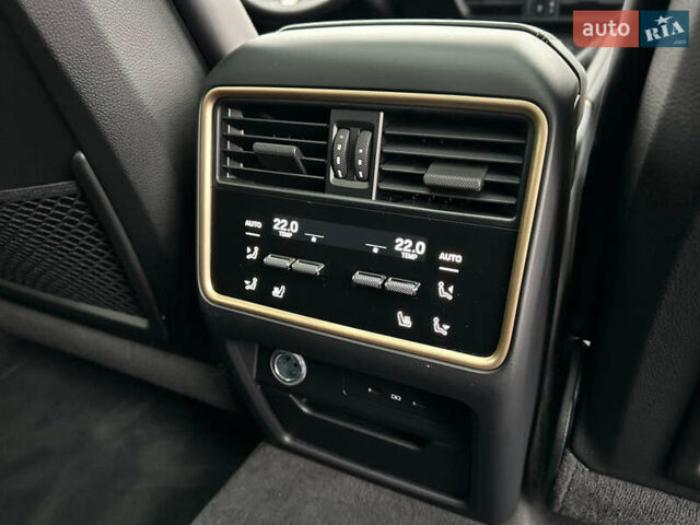 Черный Порше Каен, объемом двигателя 4 л и пробегом 18 тыс. км за 175000 $, фото 80 на Automoto.ua