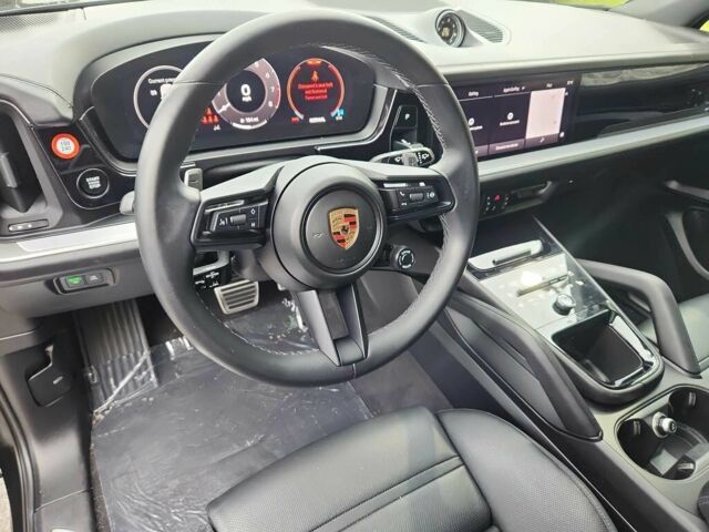 Чорний Порше Cayenne, об'ємом двигуна 4 л та пробігом 9 тис. км за 49000 $, фото 8 на Automoto.ua
