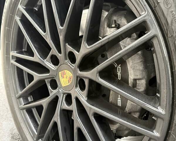 Чорний Порше Cayenne, об'ємом двигуна 3 л та пробігом 19 тис. км за 159555 $, фото 34 на Automoto.ua