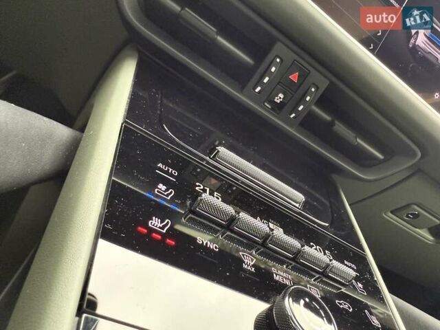 Чорний Порше Cayenne, об'ємом двигуна 3 л та пробігом 19 тис. км за 159555 $, фото 23 на Automoto.ua