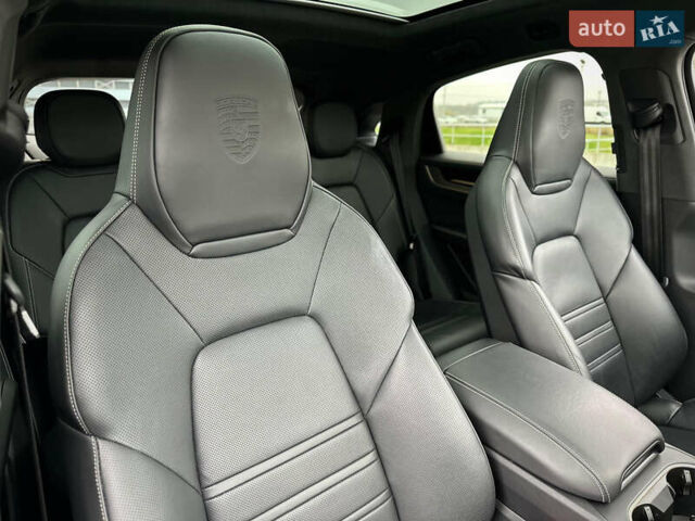 Черный Порше Каен, объемом двигателя 4 л и пробегом 18 тыс. км за 175000 $, фото 69 на Automoto.ua