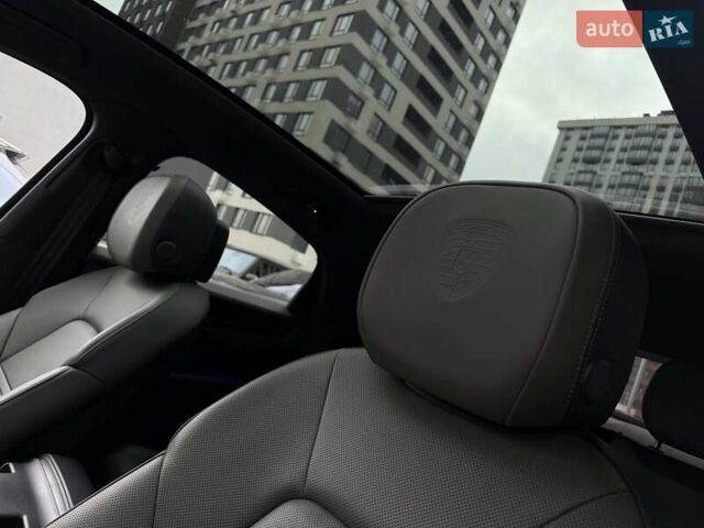 Чорний Порше Cayenne, об'ємом двигуна 3 л та пробігом 19 тис. км за 159555 $, фото 33 на Automoto.ua