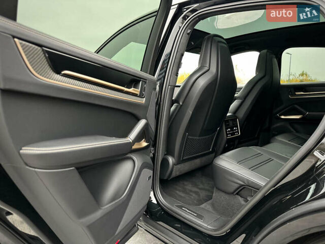 Черный Порше Каен, объемом двигателя 4 л и пробегом 18 тыс. км за 175000 $, фото 55 на Automoto.ua