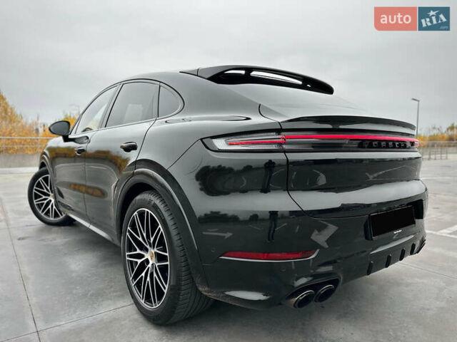 Черный Порше Каен, объемом двигателя 4 л и пробегом 18 тыс. км за 175000 $, фото 32 на Automoto.ua