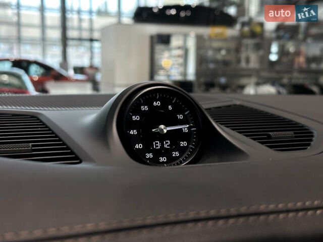 Чорний Порше Cayenne, об'ємом двигуна 3.98 л та пробігом 18 тис. км за 180000 $, фото 25 на Automoto.ua