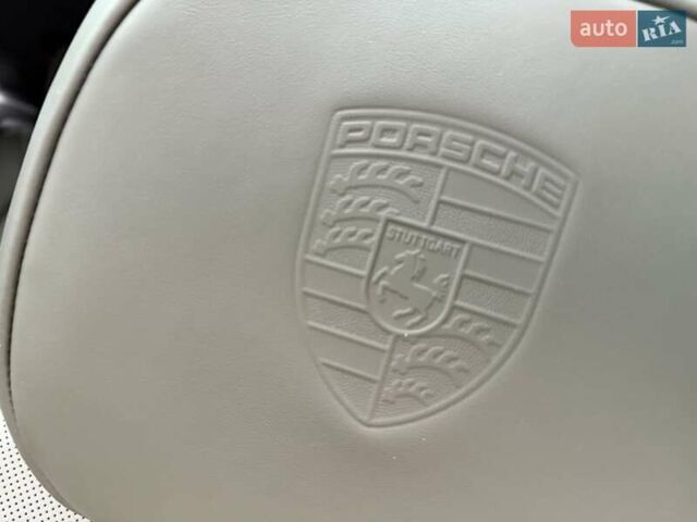 Чорний Порше Cayenne, об'ємом двигуна 3 л та пробігом 19 тис. км за 159555 $, фото 6 на Automoto.ua