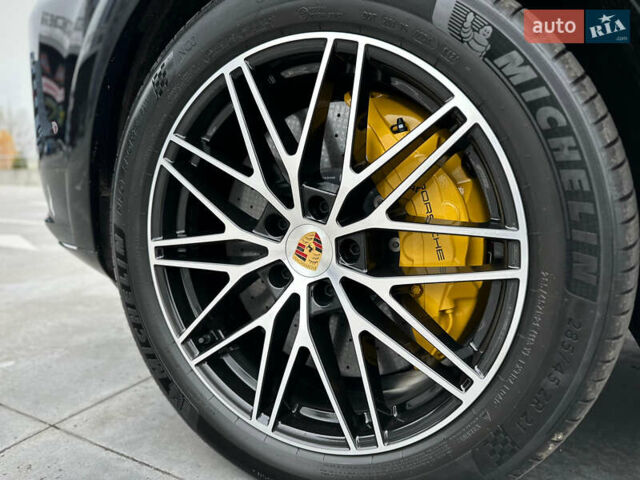 Черный Порше Каен, объемом двигателя 4 л и пробегом 18 тыс. км за 175000 $, фото 14 на Automoto.ua