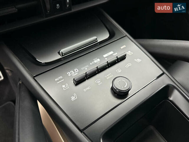 Черный Порше Каен, объемом двигателя 4 л и пробегом 18 тыс. км за 175000 $, фото 81 на Automoto.ua