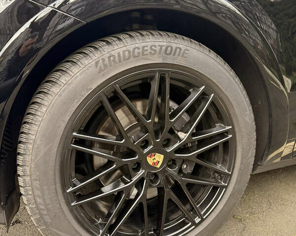 Чорний Порше Cayenne, об'ємом двигуна 3 л та пробігом 40 тис. км за 126000 $, фото 12 на Automoto.ua