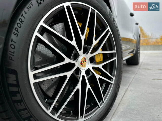 Черный Порше Каен, объемом двигателя 4 л и пробегом 18 тыс. км за 175000 $, фото 99 на Automoto.ua