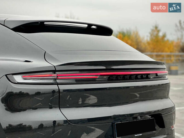 Черный Порше Каен, объемом двигателя 4 л и пробегом 18 тыс. км за 175000 $, фото 21 на Automoto.ua