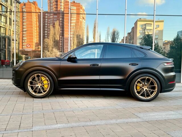 Чорний Порше Cayenne, об'ємом двигуна 4 л та пробігом 5 тис. км за 210000 $, фото 4 на Automoto.ua