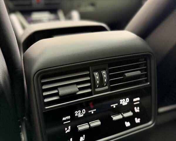 Чорний Порше Cayenne, об'ємом двигуна 3 л та пробігом 19 тис. км за 159555 $, фото 12 на Automoto.ua