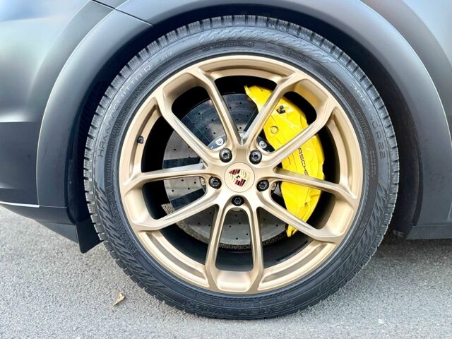 Чорний Порше Cayenne, об'ємом двигуна 4 л та пробігом 5 тис. км за 210000 $, фото 22 на Automoto.ua