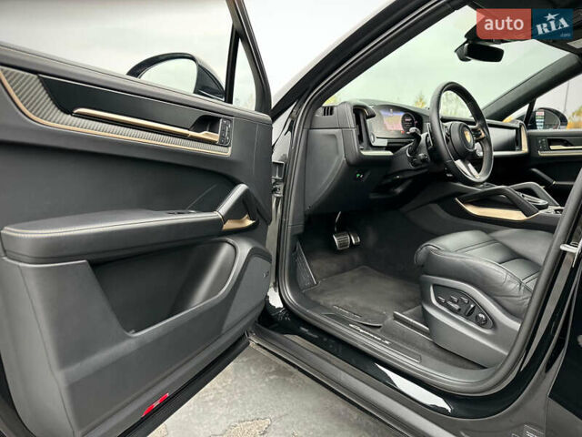 Черный Порше Каен, объемом двигателя 4 л и пробегом 18 тыс. км за 175000 $, фото 45 на Automoto.ua